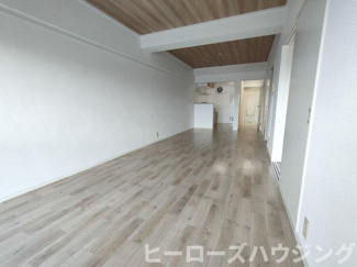 【居間・リビング】 | アスモ岡町 | ※同タイプの写真となり、実際のお部屋とは異なる場合があります