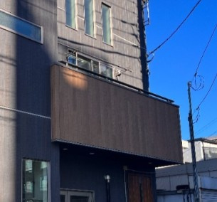 Ｒ－ＴＨＲＥＥのバルコニー