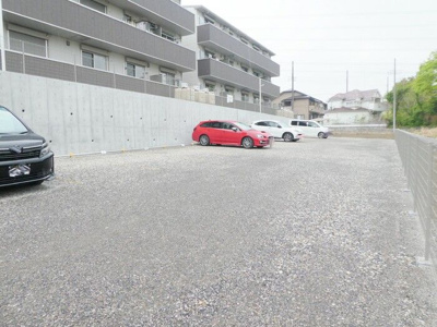 【駐車場】 | オーチャードヒル　参番館