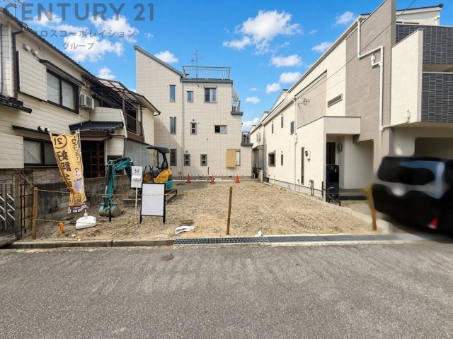 ZEH水準の省エネ住宅：環境に優しく、光熱費の削減が期待できる高性能住宅です。全居室2面採光：すべての部屋が2方向から光を取り入れられるため、明るく通気性に優れています。