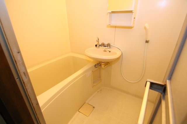 クレスト日吉の浴室|※同タイプ別部屋の参考写真になります