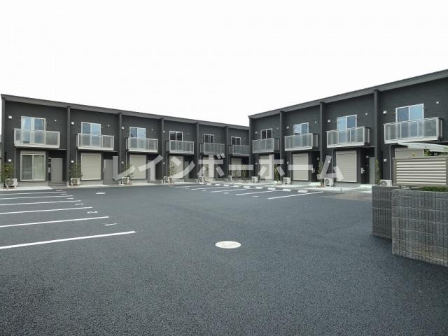 プリエ　ローザA号棟の駐車場