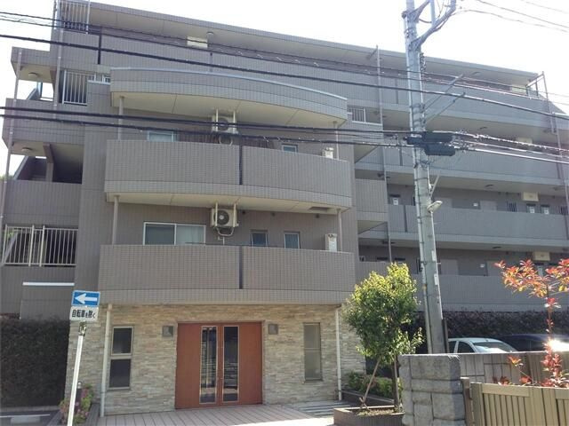 ＰＬＵＭ　ＦＩＥＬＤの外観