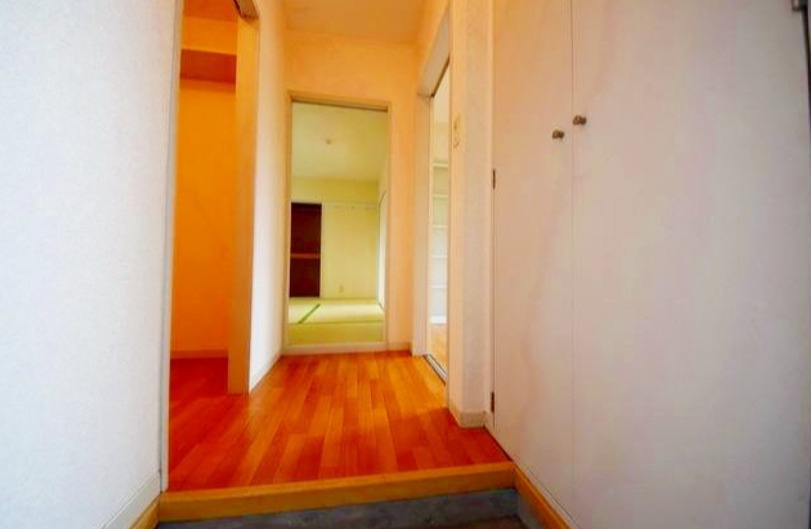 府中市白糸台２丁目の賃貸マンションの玄関