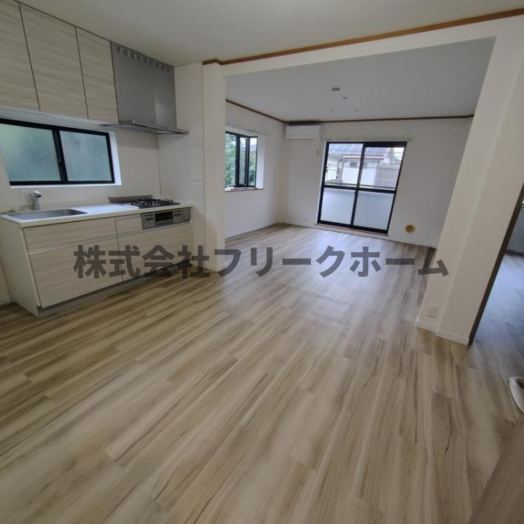 三鷹市下連雀６丁目の賃貸マンションの居間・リビング