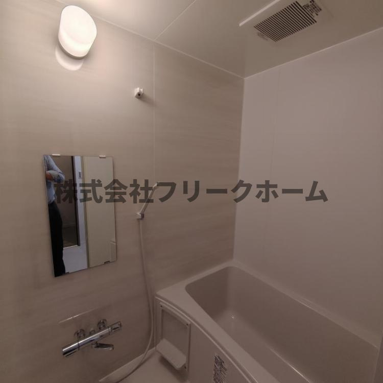 三鷹市下連雀６丁目の賃貸マンションの浴室
