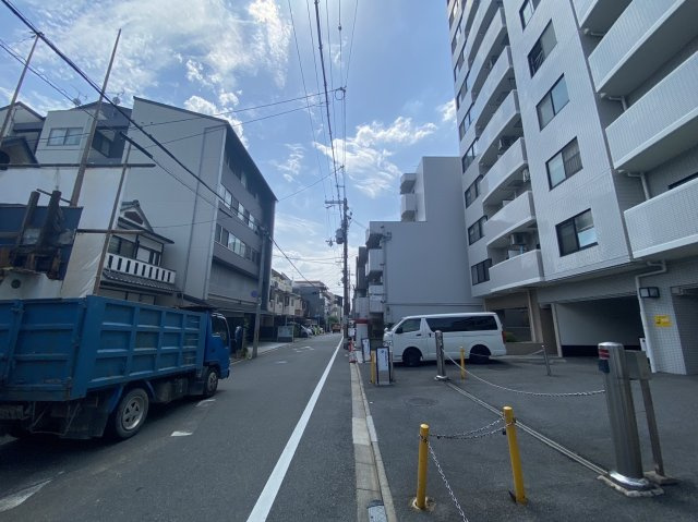 コスモトゥデイの周辺