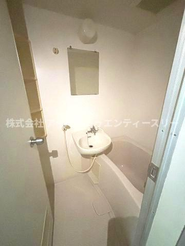 ロイヤルヒルズの浴室