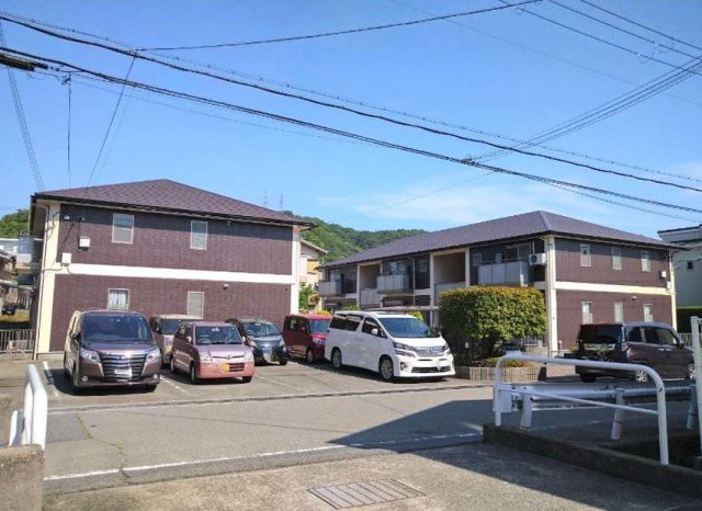 ラフィーネ田寺東の駐車場