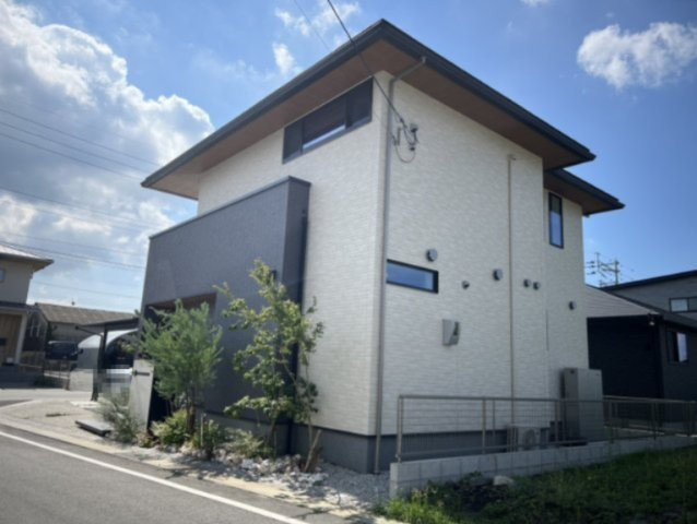 益城町古閑一戸建の前面道路含む現地写真