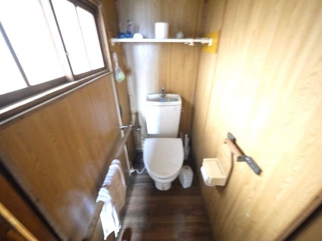 八街市大木　中古戸建のトイレ|スーパータイヨーが目の前徒歩約1分　JR総武本線八街駅徒歩約13分 海保病院徒歩約5分 ユニットバス