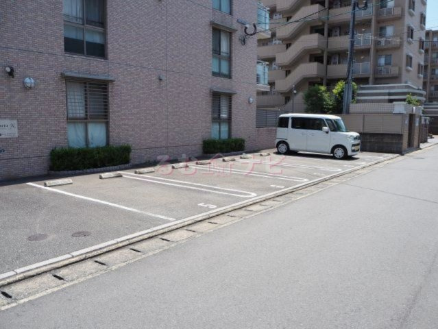 那珂川市道善２丁目の賃貸マンションの駐車場