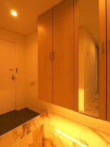 高輪マンションの玄関