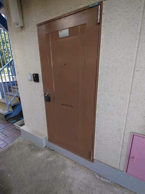 コーポ豊の玄関|収納もある玄関です