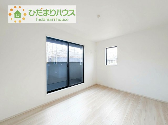 【洋室】 | 取手市井野8期　新築戸建　1号棟 | バルコニーに面している居室なので、自然と光が差し込みます♪
