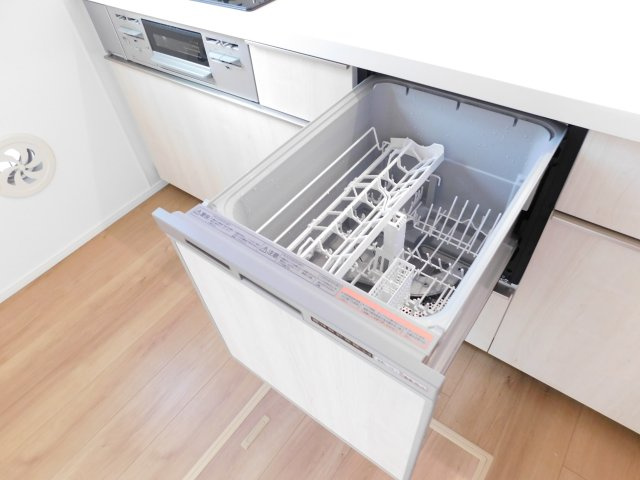 名古屋市東区前浪町の新築一戸建のキッチン|◇食洗機◇　　家事の時短になる便利な食洗機付き♪　共働きのご夫婦や子育てファミリーにもおすすめです。