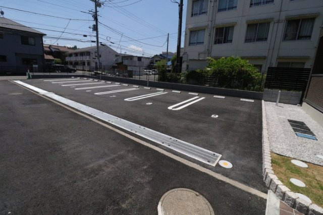 Chlorisの駐車場