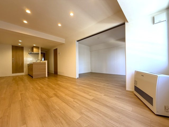 サニー北7条マンションの居間・リビング