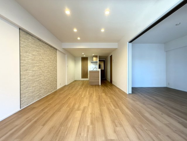 サニー北7条マンションの居間・リビング