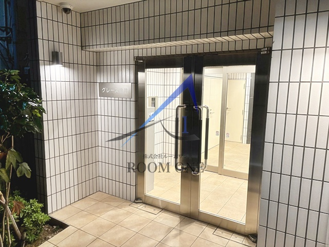 グレースモモイのエントランス|エントランスです。