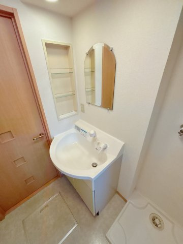 ラフィネ宮前の洗面所|※他部屋に写真です