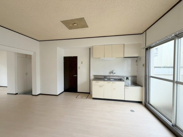 シャルマン東高須の居間・リビング