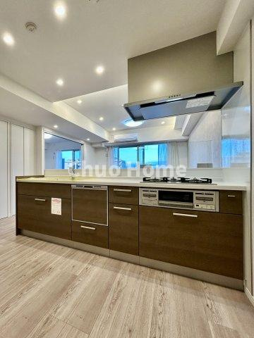 デュークコート小岩の設備|【宅配ボックス】在宅時・不在時に関わらず、居住者の代わりに非対面で宅配物を受け取ってくれる便利な設備です。わかりやすくご説明致しますので見学時にはお部屋だけではなく共用部分もぜひチェックしてください。