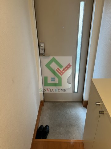 サンイング所沢の玄関