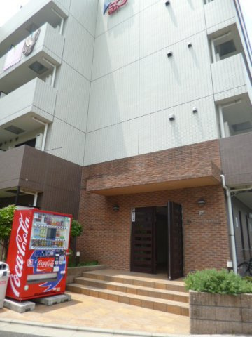 スカイコート都立家政EASTのエントランス