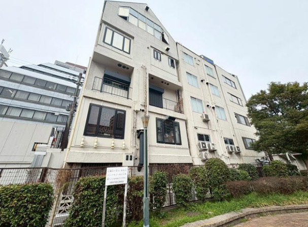 大阪市中央区高麗橋１丁目の店舗一部の外観