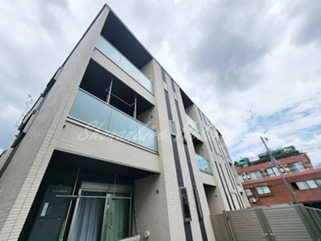 横浜市港北区小机町のアパートの外観