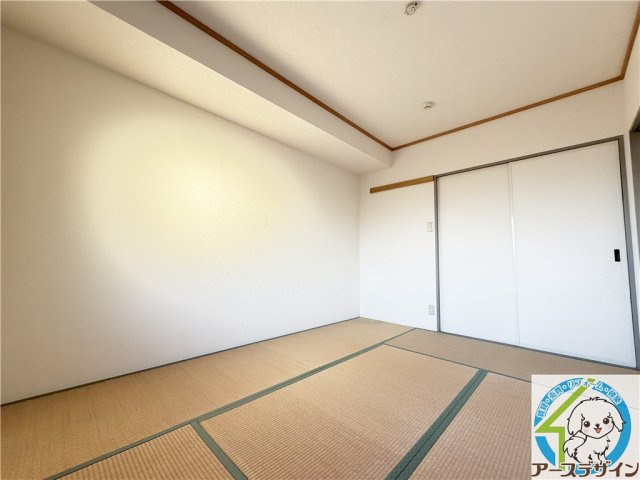 ハイカムール住吉の和室