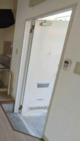 アクレール川和の玄関