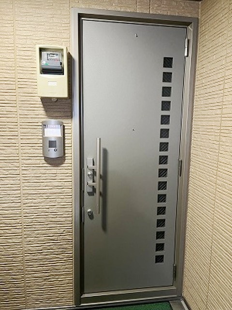 ハイネス中目黒の玄関