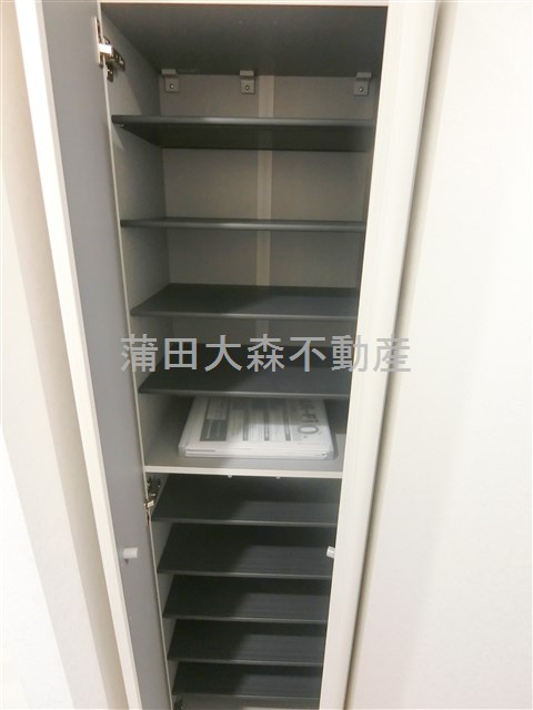スクエア千鳥町の設備|玄関収納　シューズBOX