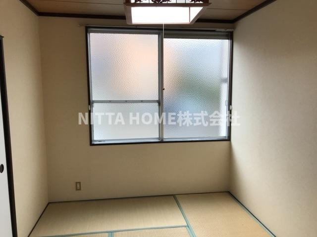 パークハイツ天道田の内装|独立した和室は寝室にも良いですね＊