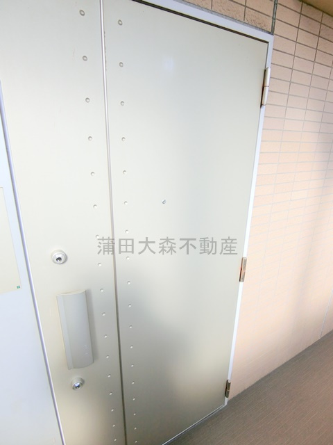 クロスレジデンス蒲田の玄関