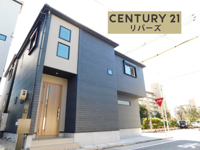 名古屋市東区前浪町の新築一戸建の外観|☆２号棟☆　新価格！！いつでも見学できます♪（お問合せ当日、平日、水曜、夜間でもＯＫ）　名城線「砂田橋」駅徒歩８分！　角地！　駐車２台ＯＫ！　床暖房・食洗機完備！　買い物施設、小中学校徒歩１０分圏内♪