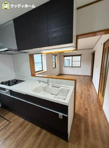 越谷市大林　中古一戸建てのキッチン