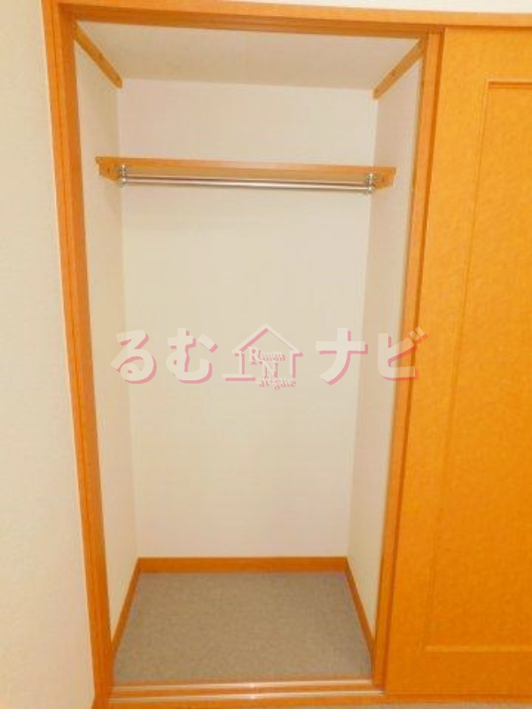 那珂川市後野１丁目のアパートの収納