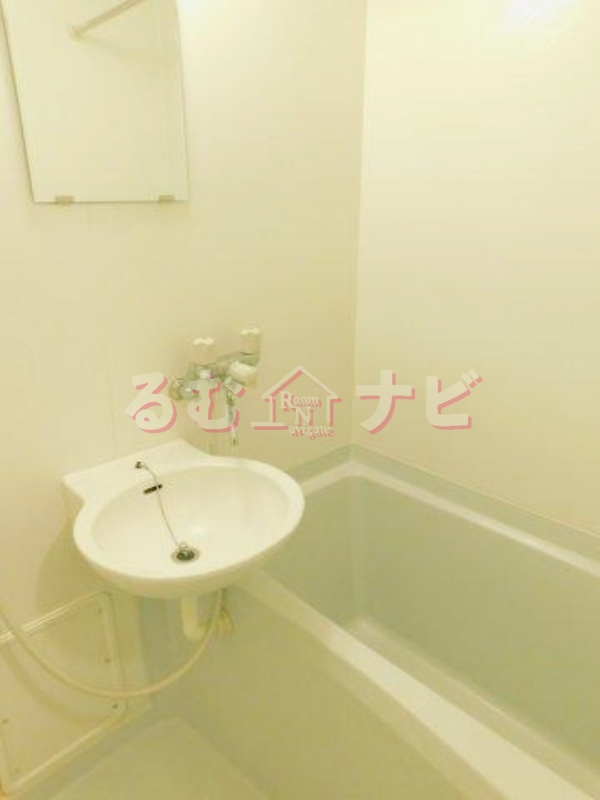 那珂川市後野１丁目のアパートの浴室