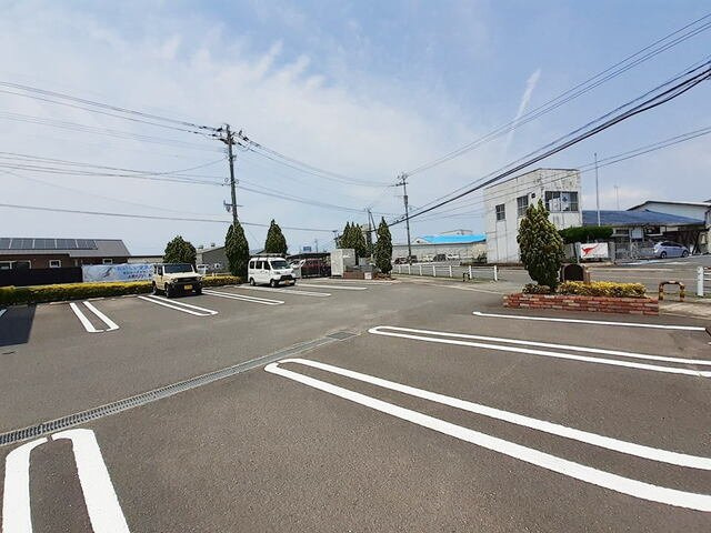 サニーガーデンＡの駐車場|駐車場に車を止められます