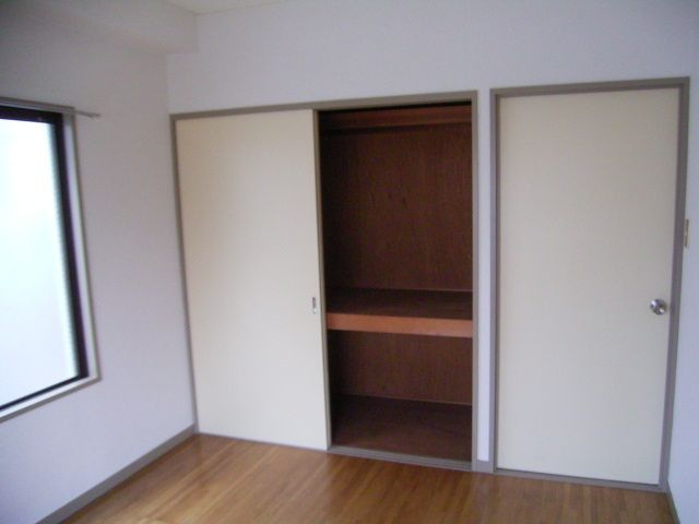 立川市曙町２丁目の賃貸マンションの収納