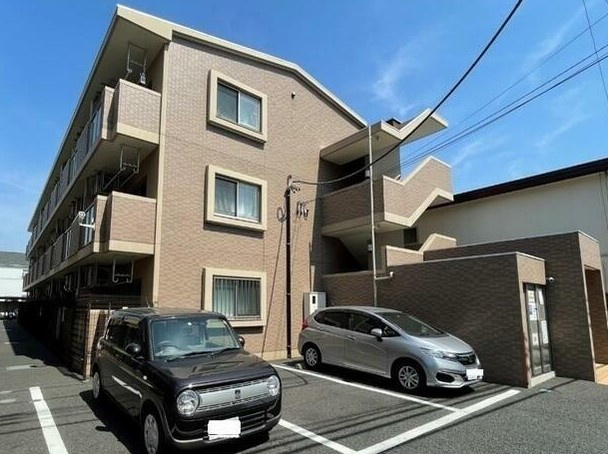 所沢市大字上安松の賃貸マンションの駐車場