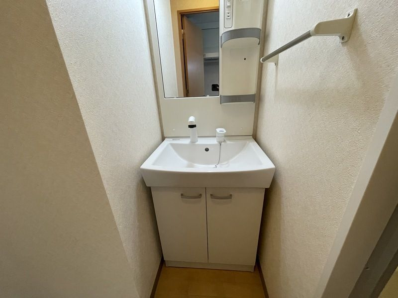 所沢市大字上安松の賃貸マンションの洗面所