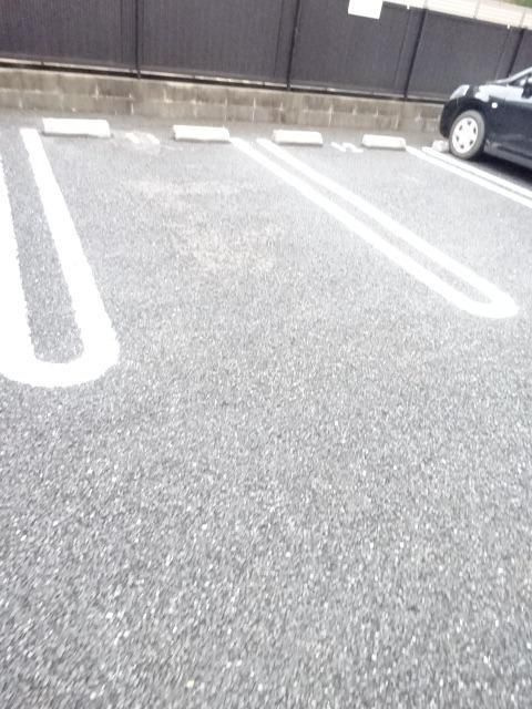 グランヒルズの駐車場