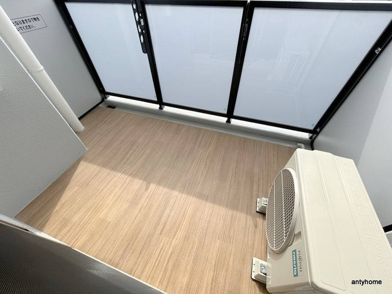 エステムコート難波WEST-SIDE8エクシーナ　仲介手数料無料のバルコニー