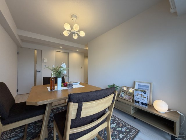 中野区本町４丁目の中古マンションの居間・リビング