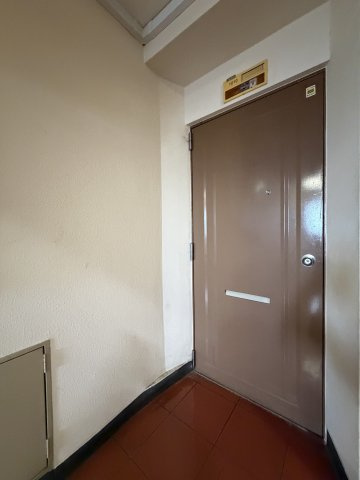 中野区本町４丁目の中古マンションの玄関