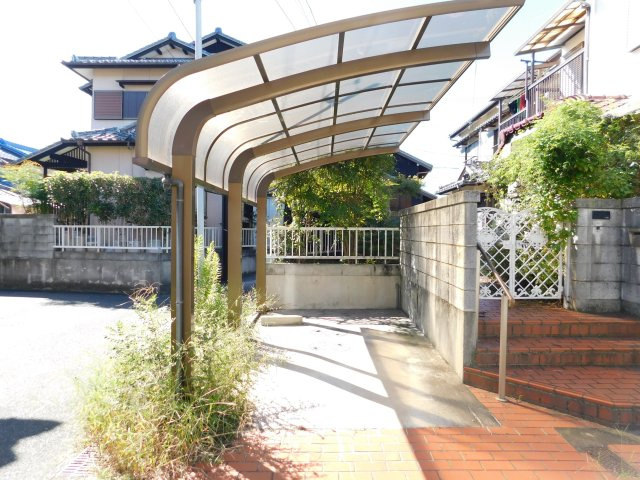 海部郡大治町大字西條字北屋敷の中古一戸建の駐車場|◇カーポート◇　　南面にカーポート付き